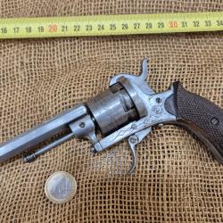 Beau REVOLVER GRAV&Eacute;E 7 mm A BROCHE THE GUARDIAN AMERICAN MODEL 1878