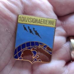 INSIGNE 1 DIVISION AERIENNE ( MOURGEON - A 517 )
