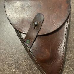 &Eacute;tui fauve pistolet Ruby