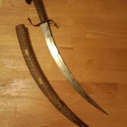 sabre d&eacute;coratif de style oriental