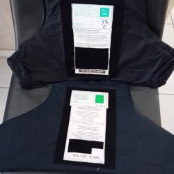 Ench&egrave;re lot de 2 plaques balistiques contre les armes de poings et les lames AEGIS 50X30 ET 48X29 cm