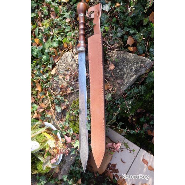 Ep�e Glaive Empereur Romain Lame Damas 512 Couches Forg�e Manche Bois/Laiton Etui Fabri Artisanale01