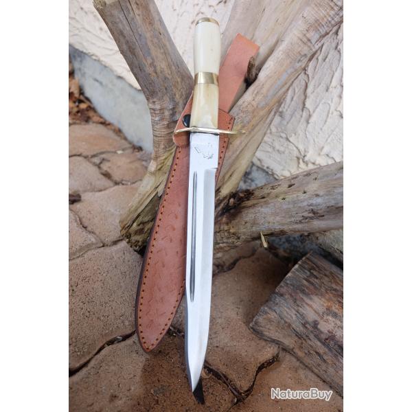 Poignard de Chasse Lame Acier Carbone 1055 Manche Os Garde/Pommeau Laiton Etui Cuir Fabr Artisanale