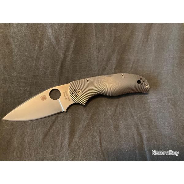 VEND COUTEAU PLIANT SPYDERCO NATIVE FLUTED TITANIUM.