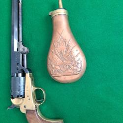 Poire &agrave; poudre noire cuivre et laiton. Poire vendu vide sans poudre.