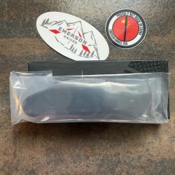 Emerson knives super Elvia