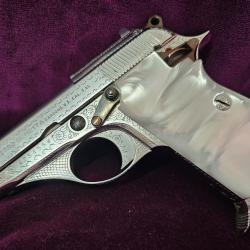 BERETTA, mod 70, calibre 7,65br, 1974, GRAVURES et nickel&eacute; - plaquettes pearlite