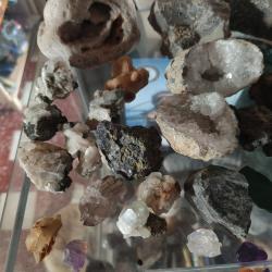 Lot de pierres semi pr&eacute;cieuse