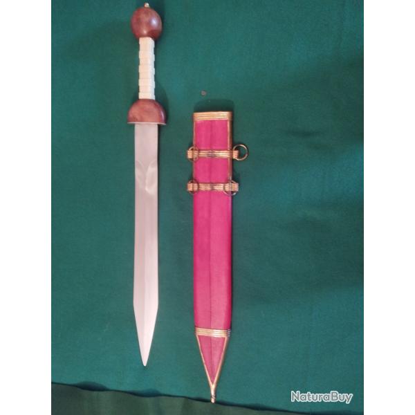 Glaive de Centurion . R�plique du c�l�bre glaive utilis� dans la Rome antique.