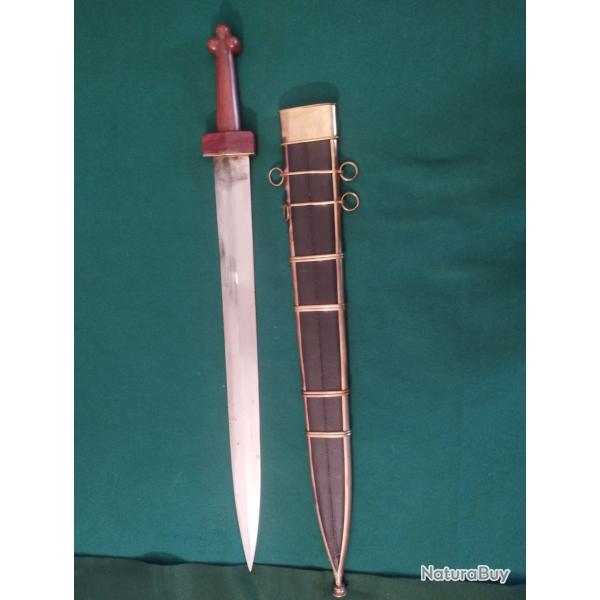 Glaive de Decurion  . R�plique du c�l�bre glaive utilis� dans la Rome antique.