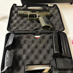 Beretta apx A1 tactical