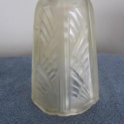 Tulipe verre moul&eacute; type Muller fr&egrave;res 1930