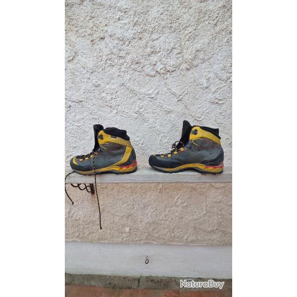 chaussures La SPORTIVA Trango Goretex leather T41 TBE