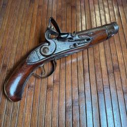 &Eacute;NORMES PISTOLET A SILEX UN OBUSIER DE 1650 GRAMMES SUR PLATINE R&Egrave;GLEMENTAIRE 1754