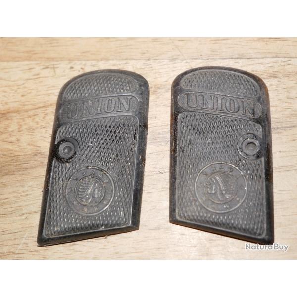 Paire de plaquettes de pistolet UNION en 6.35mm neuves d'�poque jamais mont�es