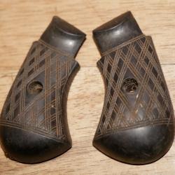 Paire de plaquettes de Revolver 320 ou petit 380