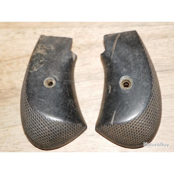 Paire de plaquettes de Revolver 320 ou petit 380 en �b�ne