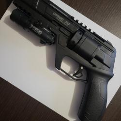 snowpeack cp 300 13 joules servi une fois pour test avec petite lampe tactique