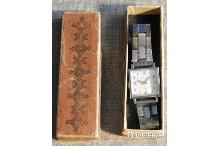Montre Vintage Luch Mécanique Pour Femme - URSS 1960-1970s - Argentée