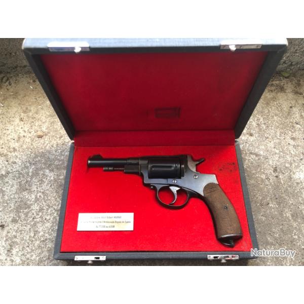 �TAT NEUF REVOLVER TYPE NAGANT 1878 OFFERT EN CADEAU COFFRET CAL 7,5