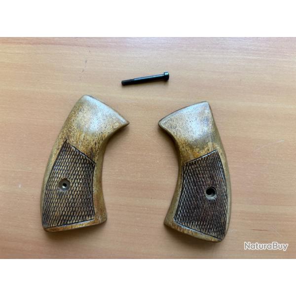 Plaquettes de revolver Colt Trooper MKIII en bois - 1� sans prix de r�serve !!