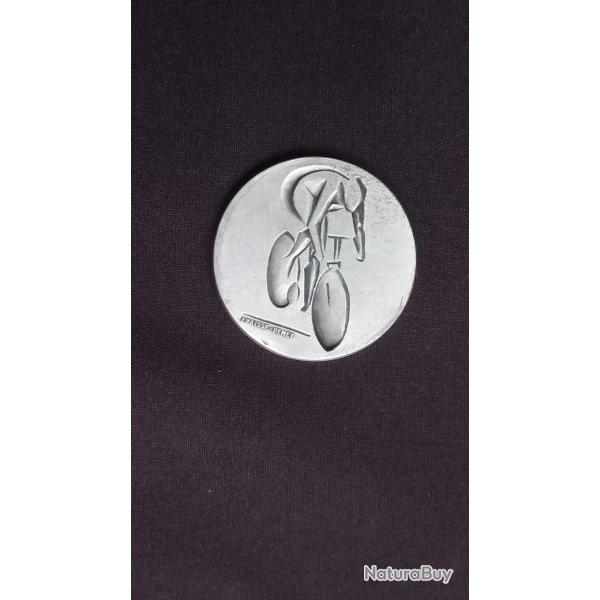 ancienne m�daille argent v�lo + m�daille v�lo