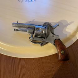 Petit revolver &agrave; broche 7mm