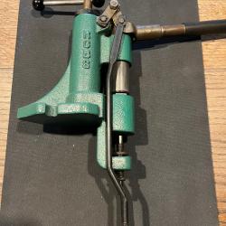 Presse &agrave; recalibrer RCBS