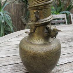 vase chinois en laiton ancien motif dragon