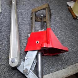 Presse Lee en l'&eacute;tat- 1� pas de prix de r&eacute;serve