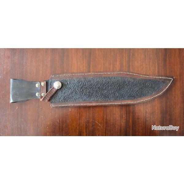 Etui en cuir artisanal pour un couteau Bowie 30 cm de lame