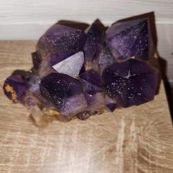 Magnifique pierre d'am&eacute;thyste magnifique, guerison, force, amiti&eacute;, confiance en soi, beaut&eacute;