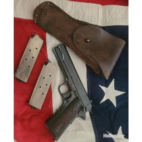 Colt 45 de 1917, avec deux chargeurs anneaus 14/18 , plaquettes diaments .