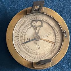 Ancienne boussole militaire