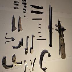 Lot de pi&egrave;ces pour BERNADELLI juxtapos&eacute; cal. 12/70