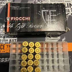 ENCHERES 1� - 15 MUNITIONS FIOCCHI 44 RUSSIAN 274GR LRN
