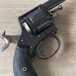 EXCEPTIONNEL REVOLVER &laquo;&nbsp;LAMURE&nbsp;&raquo; ST ETIENNE CAL 380