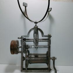 ANCIEN TOURNEBROCHE MURAL DE CHEMINEE XVIII&egrave;me / ROTISSERIE