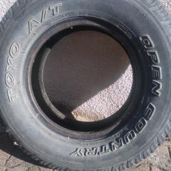 PNEU DE 4X4 Dim 225/75R15 (N&deg;2)