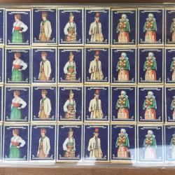 Coffret d'anciennes bo&icirc;tes d'allumettes su&eacute;doises , pleines et non utilis&eacute;es (plus de 130 bo&icirc;tes)