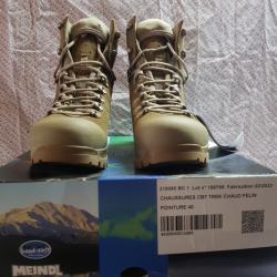 Chaussures de combat pointure 40
