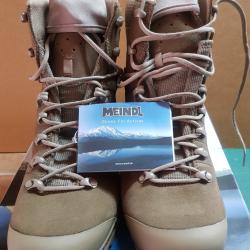 Chaussures de combat pointure 44