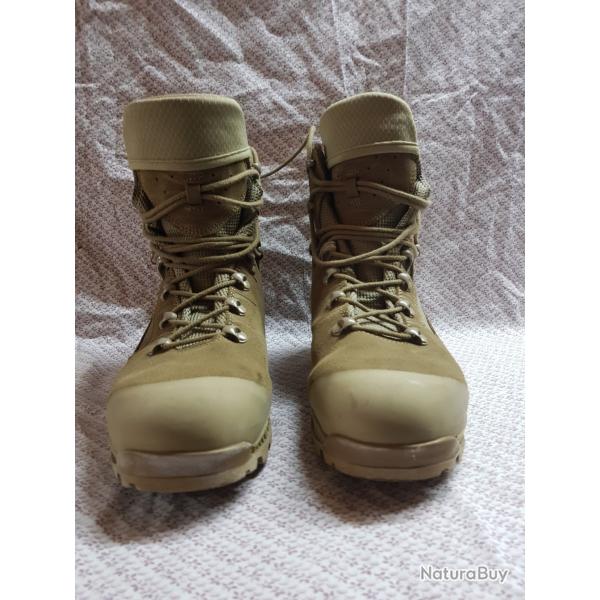 Chaussures de combat zone temp�r�e pointure 45