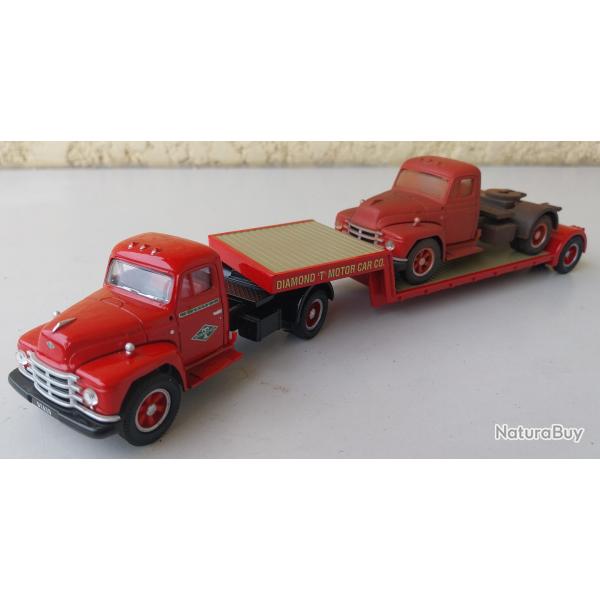 Camion porte chart avec un v�hicule