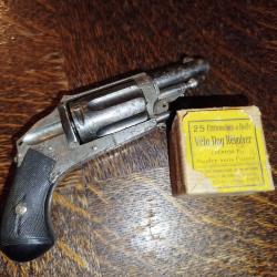 Revolver hammerless v&eacute;lo-dog