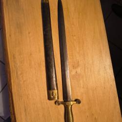 Glaive XIXeme si&egrave;cle avec son fourreau en cuir en tr&egrave;s bon etat