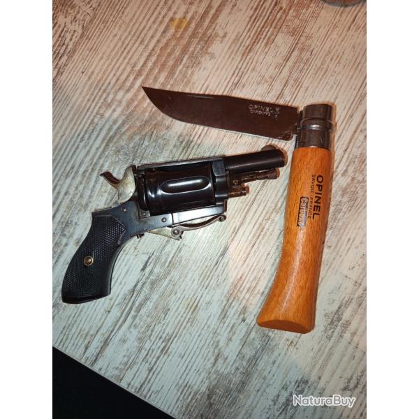 R�volver 6mm velodog+ couteau Opinel num�ro 10