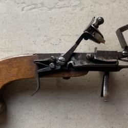 Pistolet &agrave; silex briquet