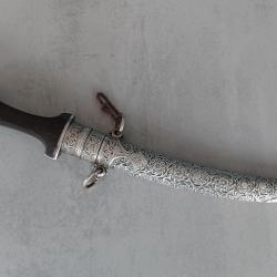 Koumya marocain d&eacute;but XXe si&egrave;cle garde et fourreau en argent