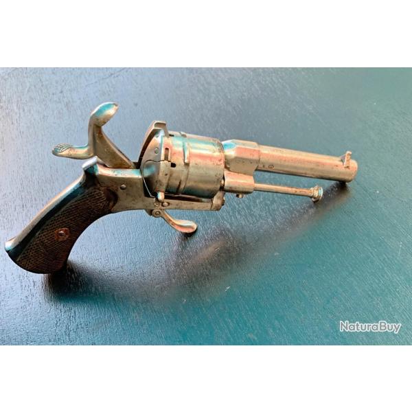 ANCIEN  REVOLVER A BROCHE DE TYPE LEFAUCHEUX, XIX�, MARQUAGE ELG, CANON RAYE, CAL 7 MM, PISTOLET